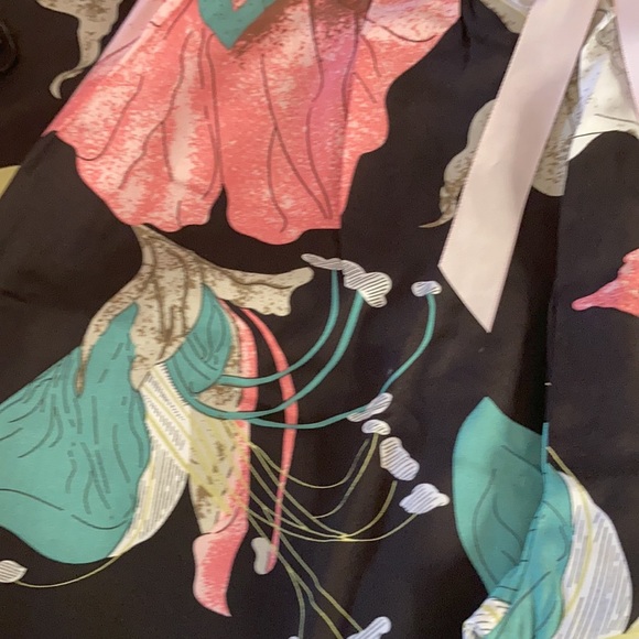 SOLD‼️‼️Gorgeous Floral w Black Background PJ Bottoms with Pale Pink Satin Bow … - Picture 6 of 7